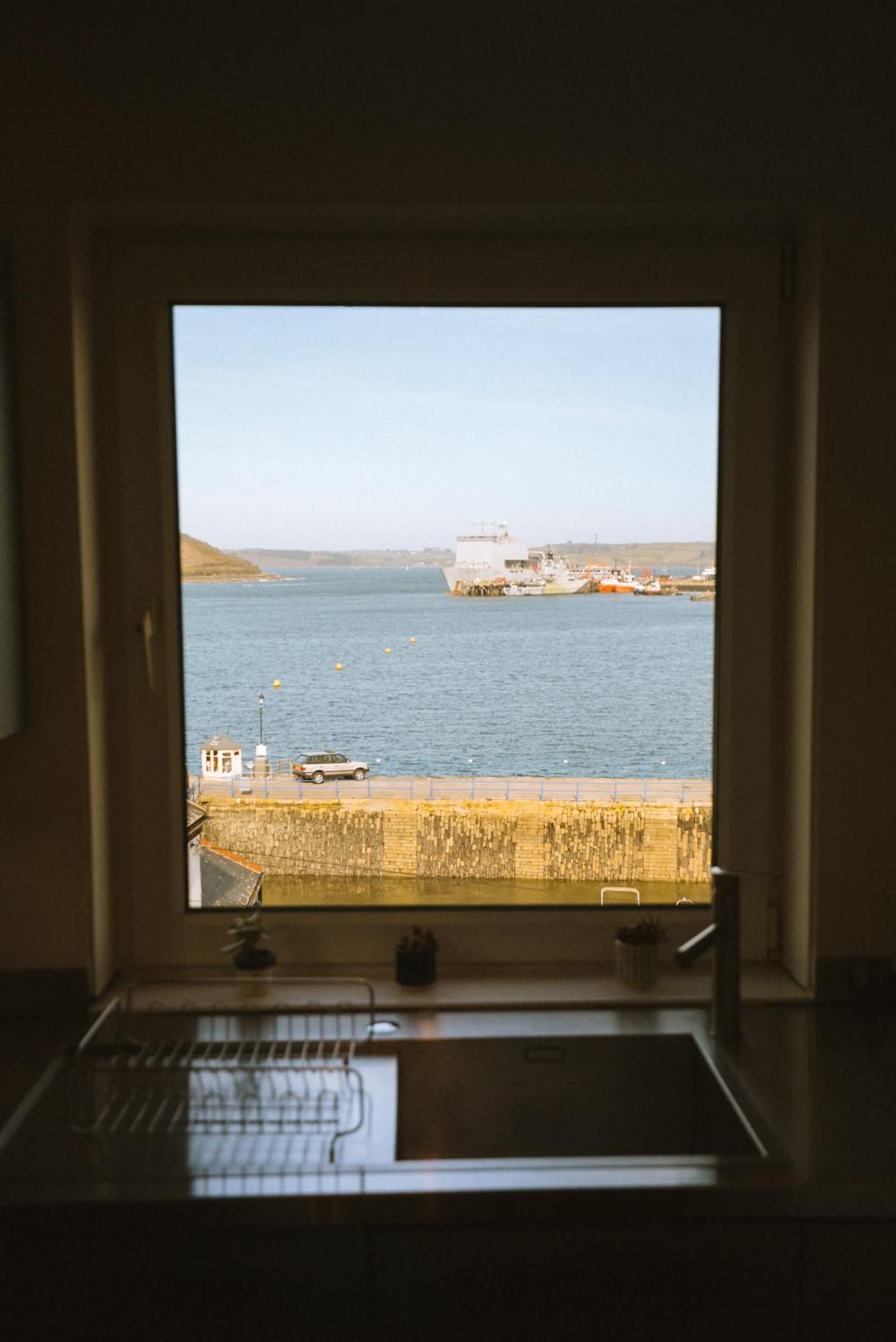 Breathtaking Harbourside Views With Parking At 'Harbour Strand' فالموث المظهر الخارجي الصورة