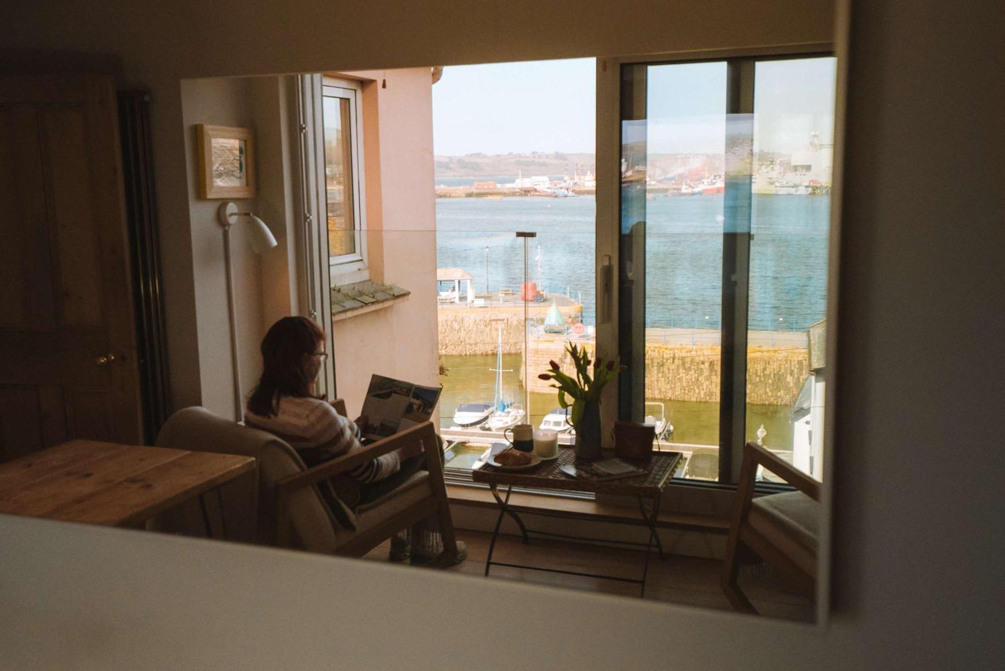 Breathtaking Harbourside Views With Parking At 'Harbour Strand' فالموث المظهر الخارجي الصورة